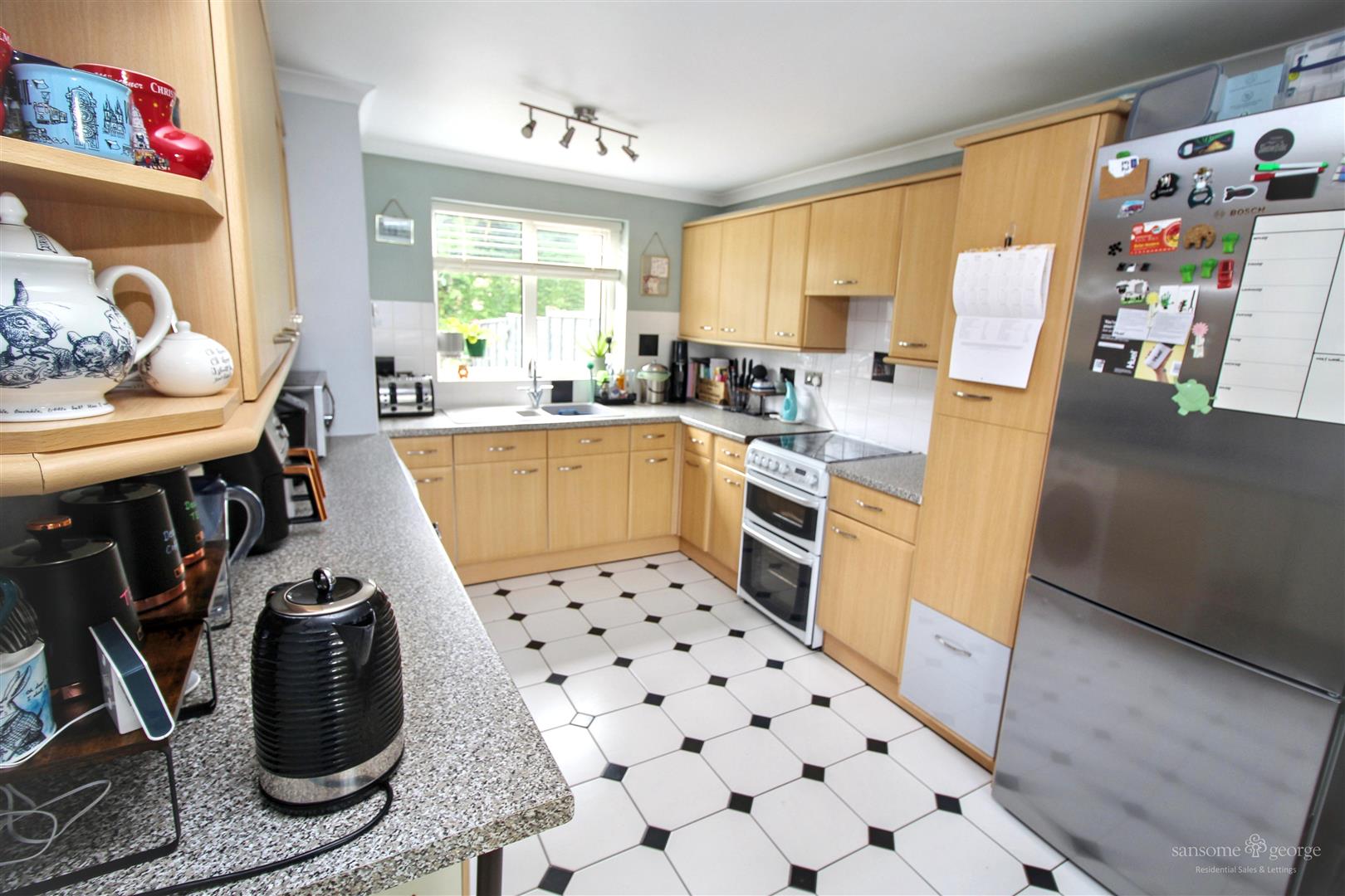Hugh Fraser Drive, Tilehurst, Reading